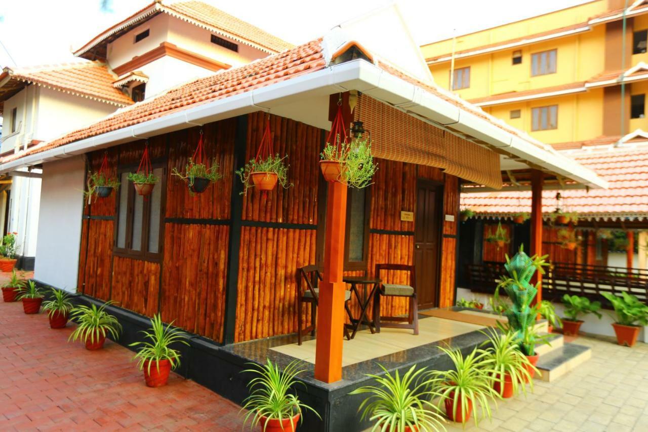 Guruvayur Heritage By Nexstay Exterior photo