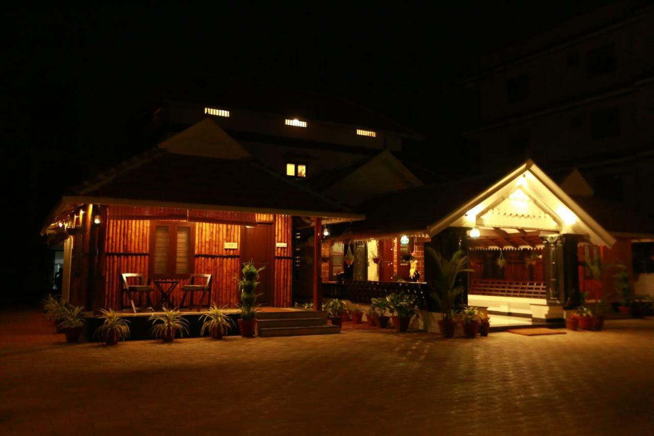 Guruvayur Heritage By Nexstay Exterior photo
