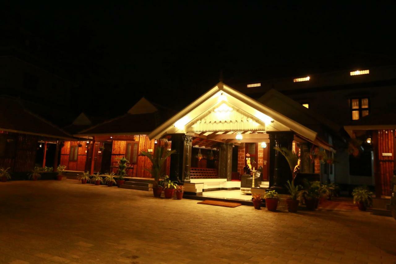 Guruvayur Heritage By Nexstay Exterior photo